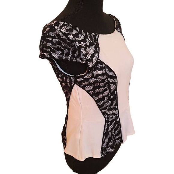 Bebe Womens Peplum Blouse Lace Detail Cap Sleeve Fitted White Black Medium - Picture 4 of 11